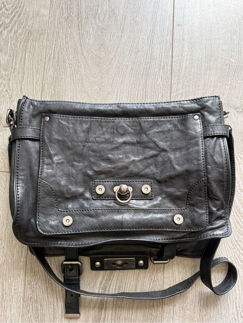 Frye Cameron Large Studded Satchel in black leather - Picture 4 of 13
